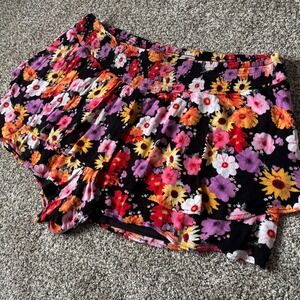 Torrid 3.5 Inch Short Gauze High-Rise Ruffle Hem Short Size 5 #17656922